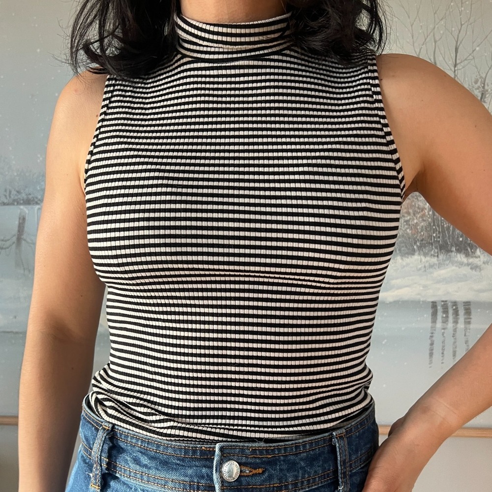 Athleta Striped Sleeveless Turtleneck Top Black White Ribbed‎ Womens Small - Picture 10 of 10